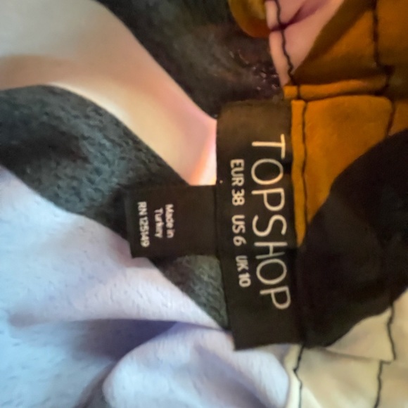 Topshop long dress, tie in back with a peek-a-boo opening in the back detail. - Picture 7 of 7